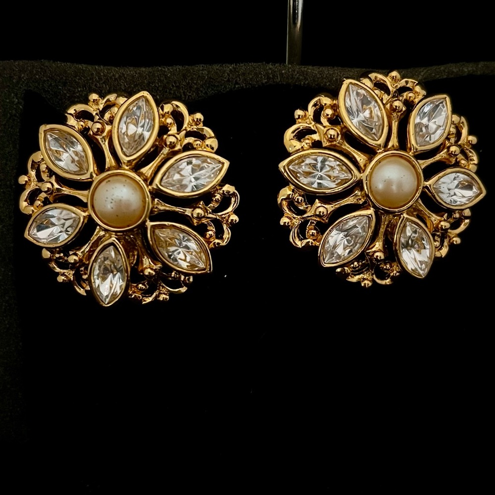Faux Pearl and Rhinestone Flower Gold-tone Clip-On Earrings by Avon - Picture 3 of 5